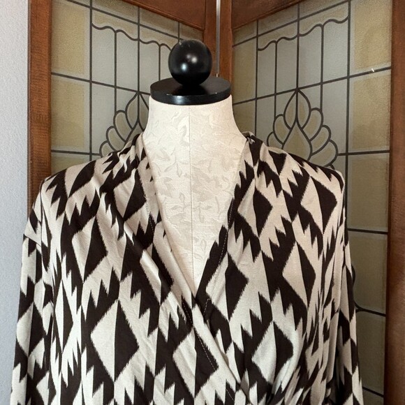 J. Jill Wearable Collection Faux Wrap Dress Tan And Brown Geometric Dress Size L - Picture 5 of 13